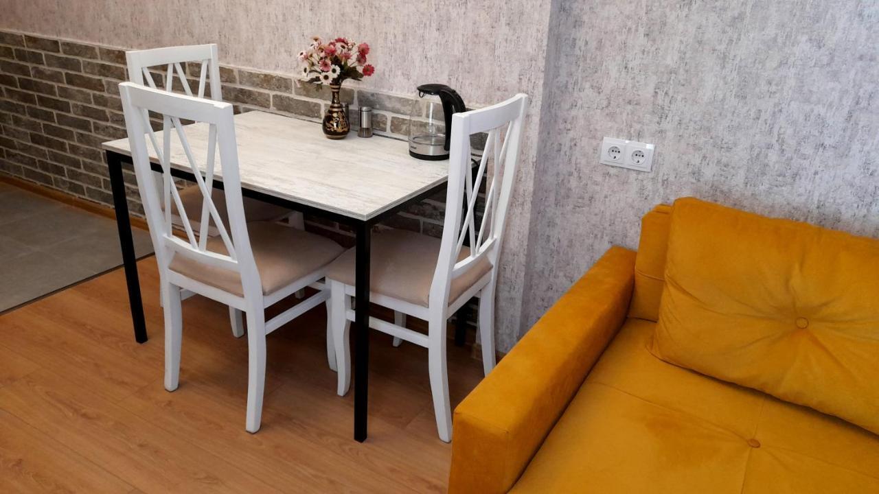 Yellow Apartment Tiflis Exterior foto