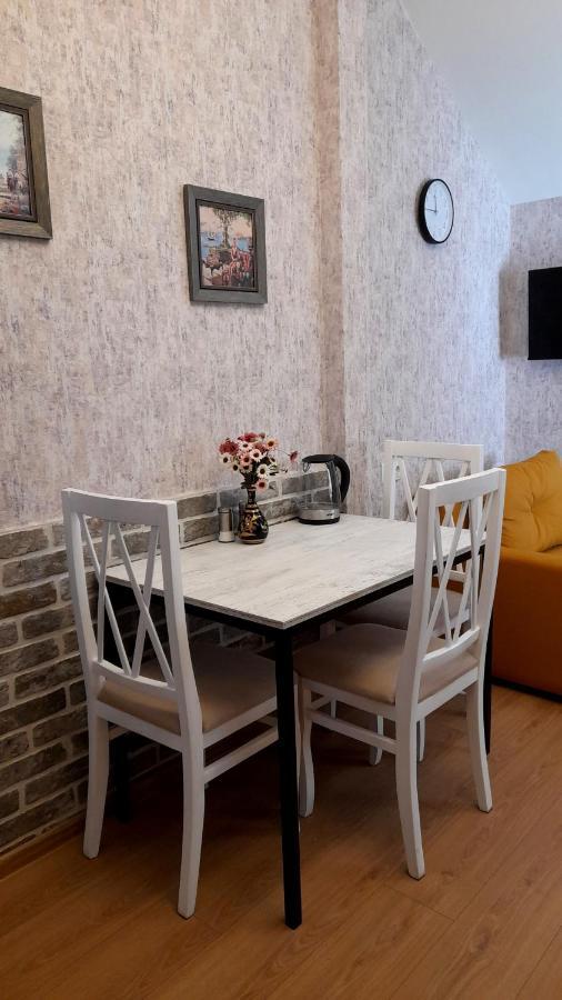 Yellow Apartment Tiflis Exterior foto